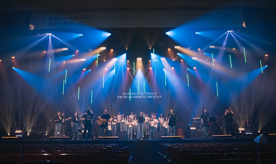Mighty Blessing 피드 무드를 참고한 캐러셀 샘플